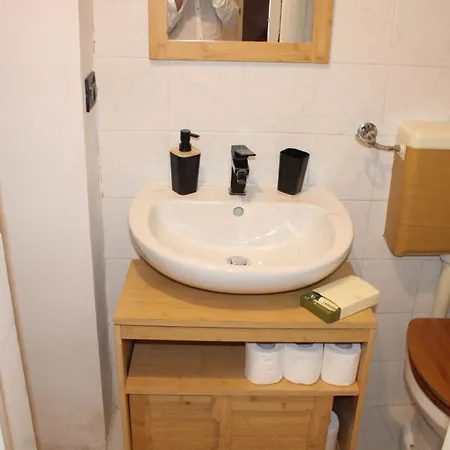 Ornella 빌라노바 디 오스투니